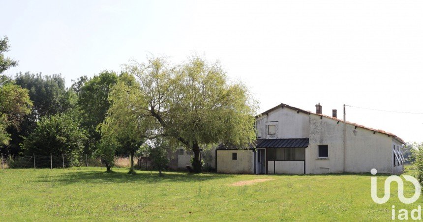 Country house 3 rooms of 109 m² in Vernoux-en-Gâtine (79240)