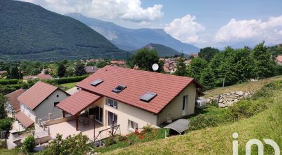 Maison traditionnelle 8 pièces de 189 m² à Saint-Georges-de-Commiers (38450)