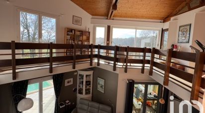 House 7 rooms of 130 m² in Saint-Vallier (71230)