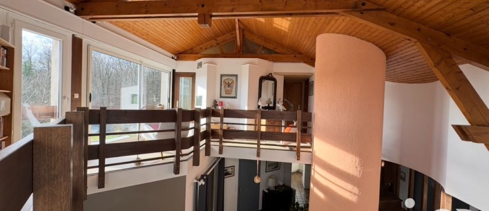 Maison 7 pièces de 130 m² à Saint-Vallier (71230)