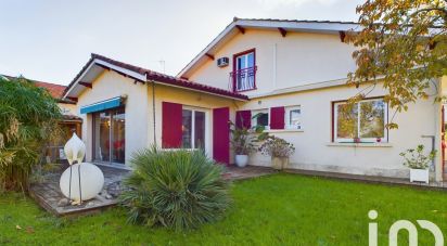 Maison traditionnelle 6 pièces de 149 m² à Villenave-d'Ornon (33140)