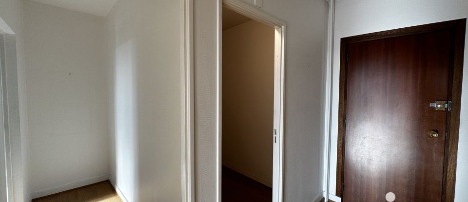 Apartment 2 rooms of 61 m² in Troyes (10000)