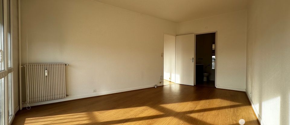 Apartment 2 rooms of 61 m² in Troyes (10000)