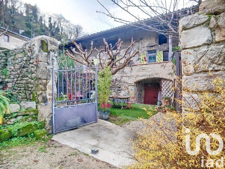 House 7 rooms of 155 m² in Vion (07610)