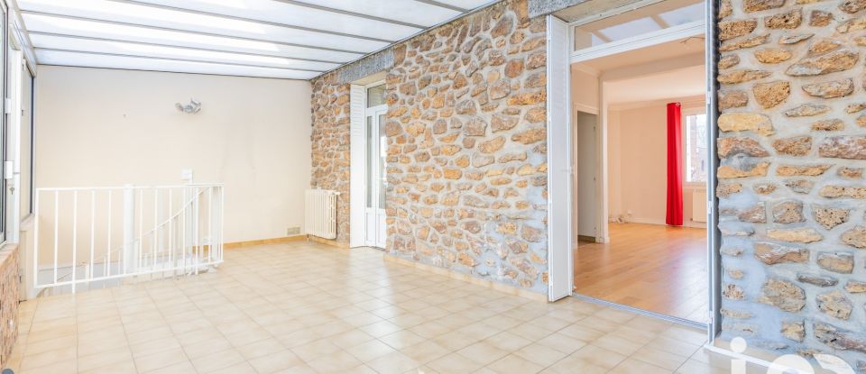 Maison traditionnelle 5 pièces de 111 m² à Ris-Orangis (91130)