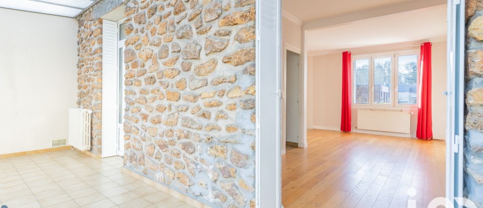 Maison traditionnelle 5 pièces de 111 m² à Ris-Orangis (91130)