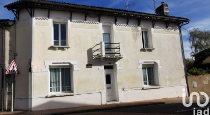 Maison de ville 4 pièces de 123 m² à Chevanceaux (17210)