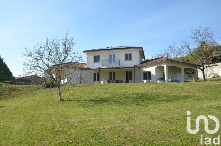 House 5 rooms of 166 m² in Serre-Nerpol (38470)