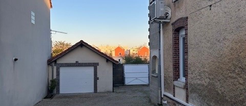 Maison traditionnelle 7 pièces de 195 m² à Troyes (10000)