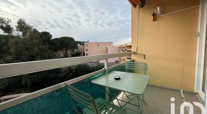 Apartment 1 room of 18 m² in Bormes-les-Mimosas (83230)