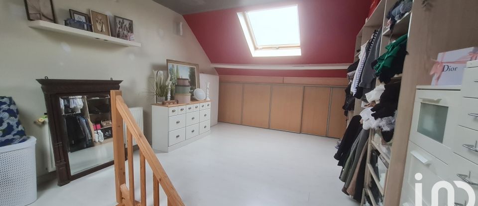 Maison 4 pièces de 105 m² à Halluin (59250)