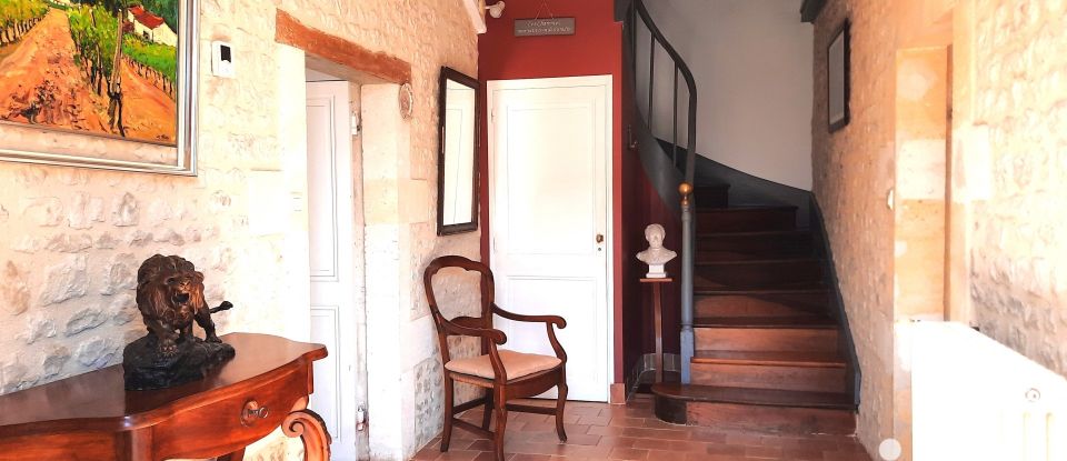 Traditional house 10 rooms of 335 m² in Salles-d'Angles (16130)