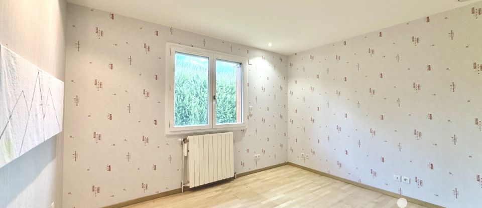 Maison 5 pièces de 135 m² à Romans-sur-Isère (26100)