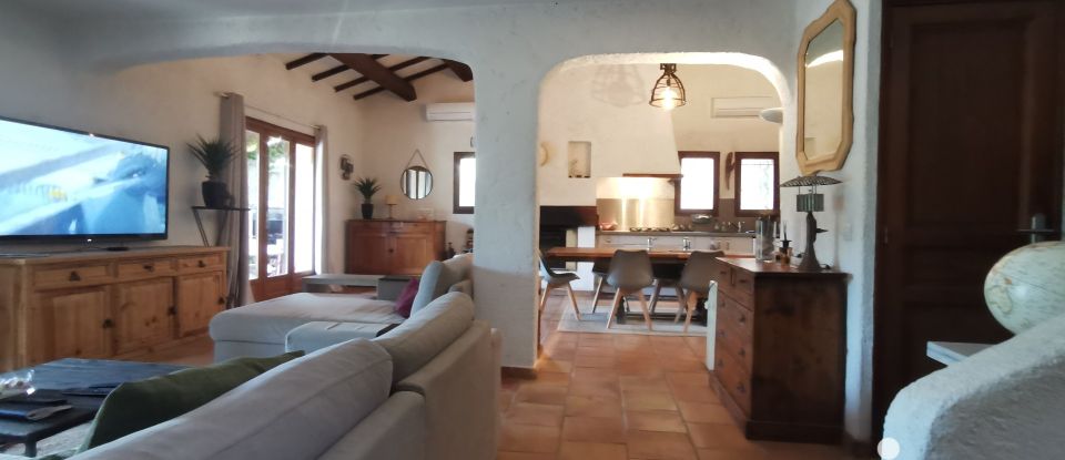 Traditional house 5 rooms of 140 m² in Gassin (83580)