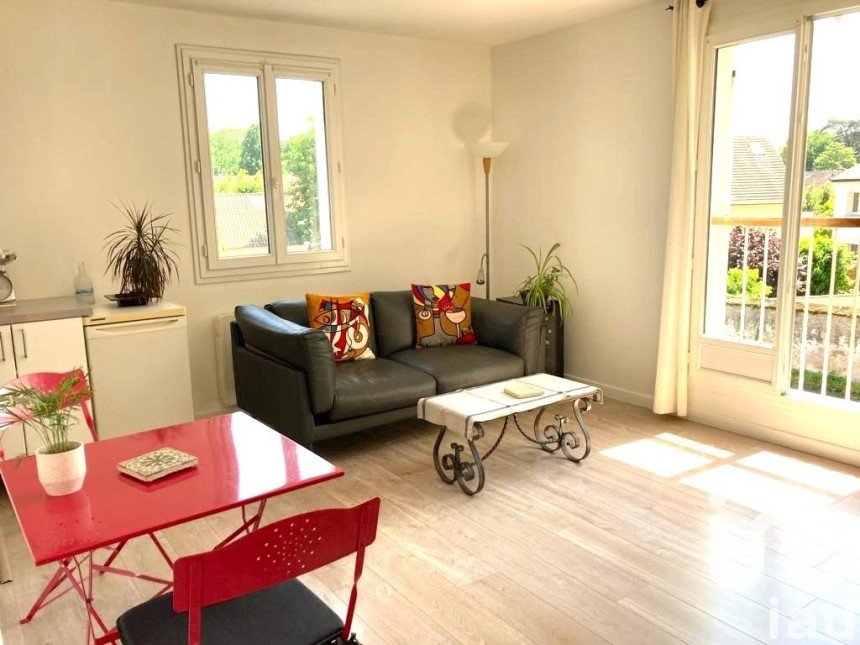 Apartment 2 rooms of 39 m² in Sainte-Geneviève-des-Bois (91700)