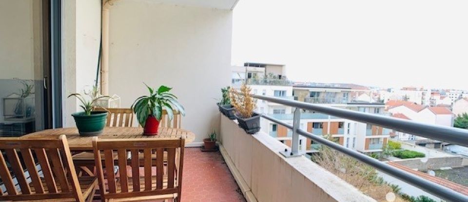 Apartment 3 rooms of 74 m² in Villeurbanne (69100)