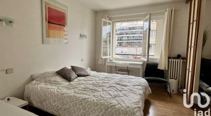 Apartment 2 rooms of 47 m² in Paris (75016)