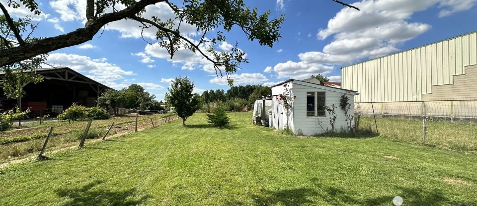 House 6 rooms of 121 m² in Saint-Léger-de-Montbrun (79100)