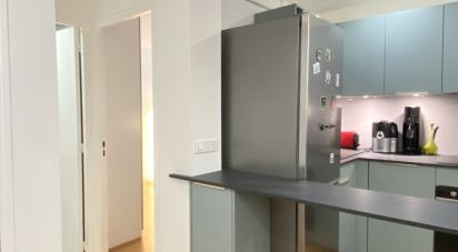 Appartement 3 pièces de 49 m² à Paris (75017)