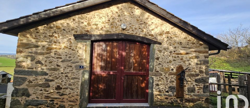 Barn conversion 2 rooms of 140 m² in Saint-Constant-Fournoulès (15600)