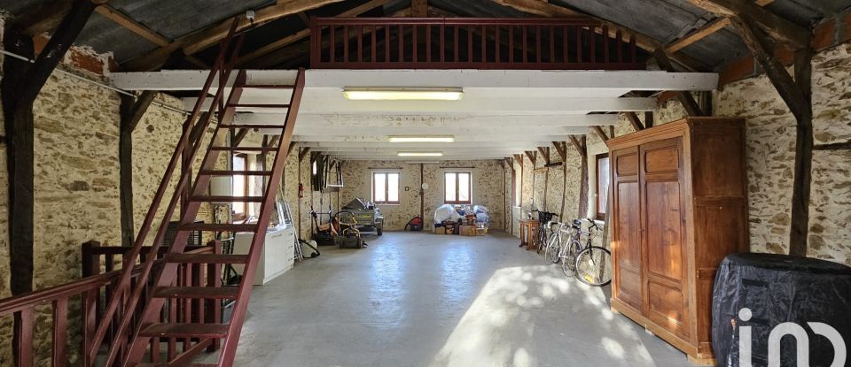 Barn conversion 2 rooms of 140 m² in Saint-Constant-Fournoulès (15600)