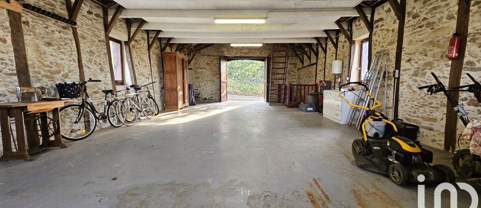 Barn conversion 2 rooms of 140 m² in Saint-Constant-Fournoulès (15600)