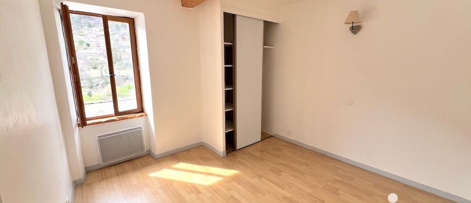 Apartment 2 rooms of 48 m² in Saint-Martin-Vésubie (06450)