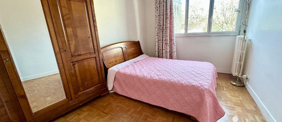 Apartment 4 rooms of 81 m² in Versailles (78000)