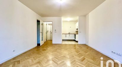 Apartment 2 rooms of 43 m² in Versailles (78000)