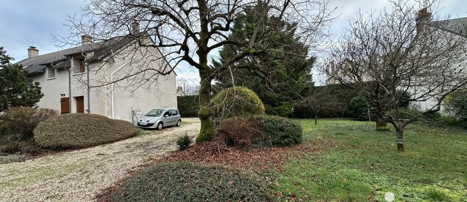 Maison 10 pièces de 225 m² à Sainte-Lizaigne (36260)