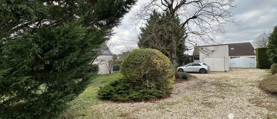 Maison 10 pièces de 225 m² à Sainte-Lizaigne (36260)