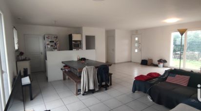 Maison 5 pièces de 105 m² à Saint-Avit-Saint-Nazaire (33220)