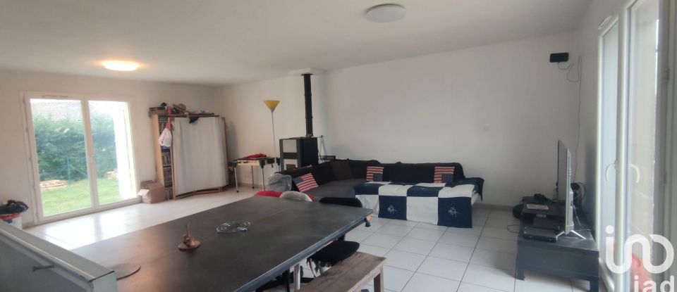 Maison 5 pièces de 105 m² à Saint-Avit-Saint-Nazaire (33220)