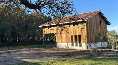 Maison traditionnelle 7 pièces de 130 m² à Lesperon (40260)