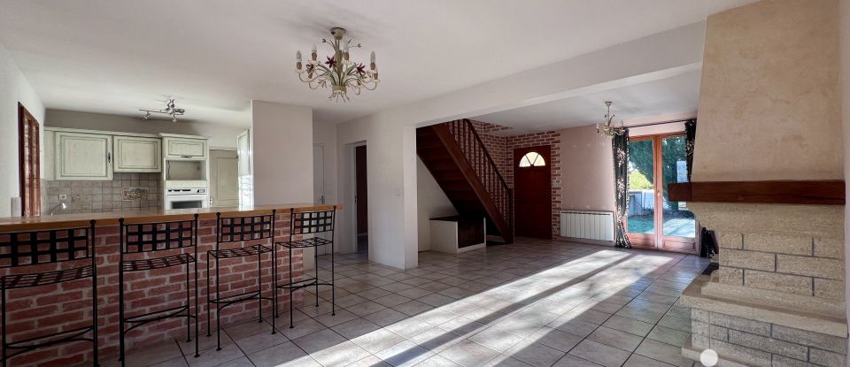 Maison traditionnelle 5 pièces de 90 m² à Neufmoutiers-en-Brie (77610)