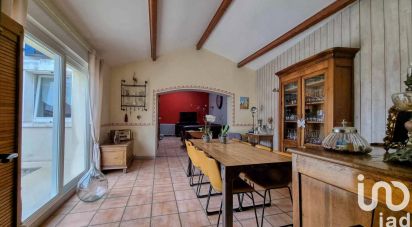 House 6 rooms of 137 m² in Fléac (16730)