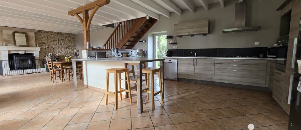 Longere 6 rooms of 140 m² in Thouars (79100)