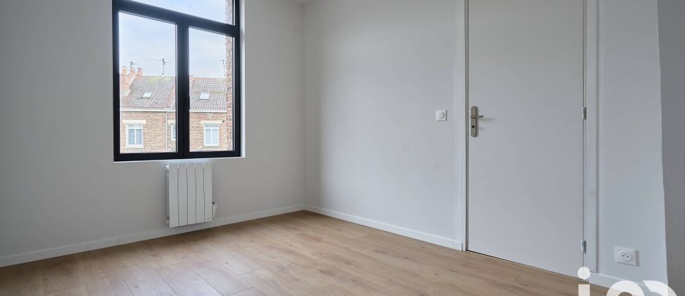 House 4 rooms of 100 m² in Lille (59000)