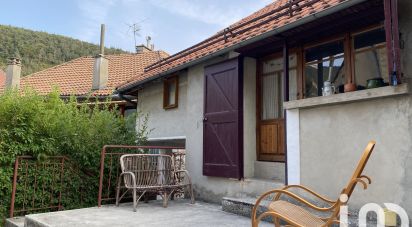 Village house 5 rooms of 106 m² in Saint-Julien-en-Beauchêne (05140)