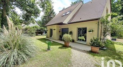 House 6 rooms of 153 m² in Lamorlaye (60260)