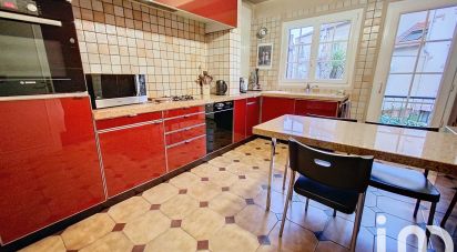 Traditional house 6 rooms of 146 m² in Colombes (92700)