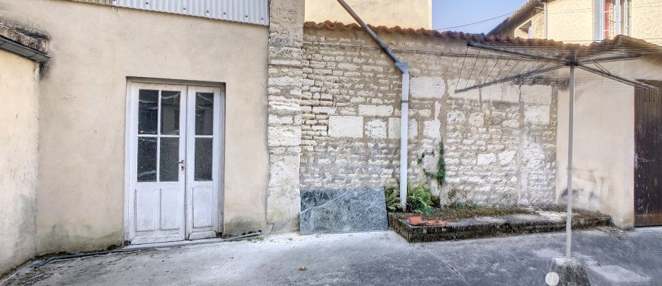 Maison 6 pièces de 135 m² à Rouillac (16170)