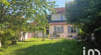 House 5 rooms of 130 m² in Ville-Saint-Jacques (77130)