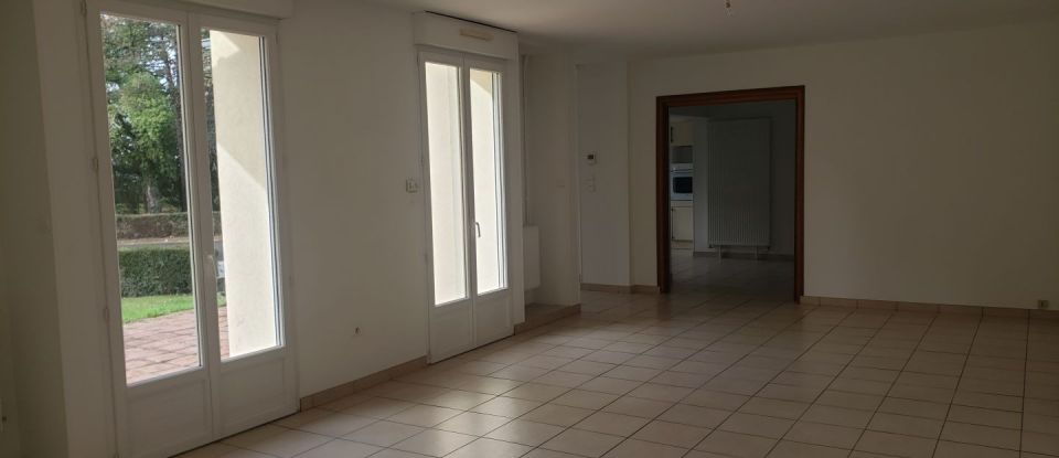 House 4 rooms of 196 m² in Abbeville (80100)