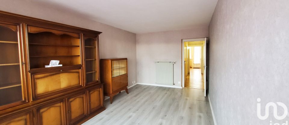 Apartment 3 rooms of 72 m² in Clermont-Ferrand (63000)