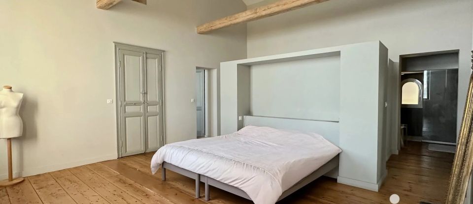 Domaine 8 pièces de 207 m² à Izon (33450)