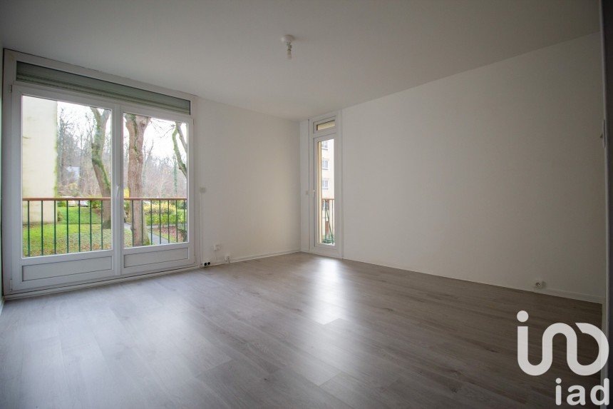 Apartment 3 rooms of 63 m² in Avon (77210)