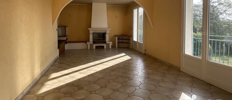 Maison 5 pièces de 135 m² à Bonnac-la-Côte (87270)