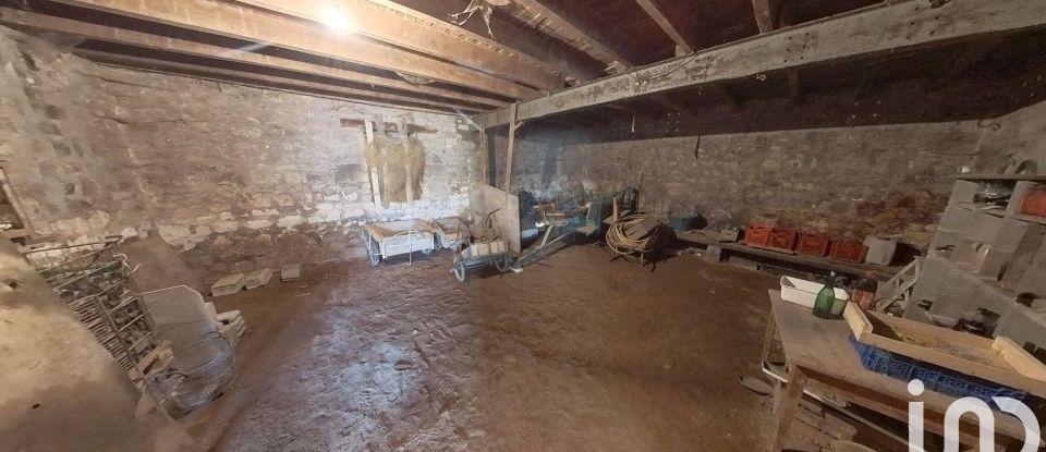 Ferme 4 pièces de 97 m² à Savigny-en-Véron (37420)