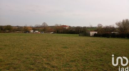 Land of 2,365 m² in Saint-Mandé-sur-Brédoire (17470)